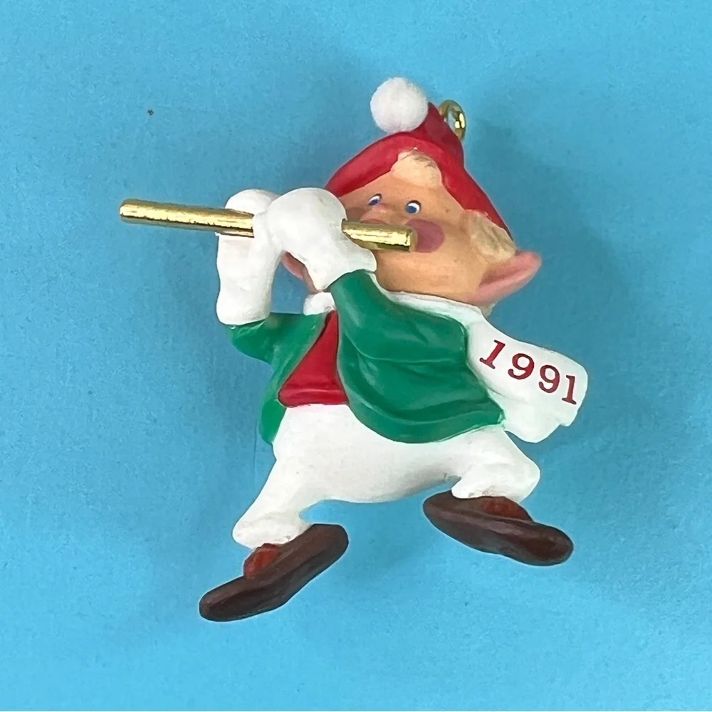 Hallmark Keepsake Ornament Hark! Its Herald Handcrafted & Dated 1991 QX437-9